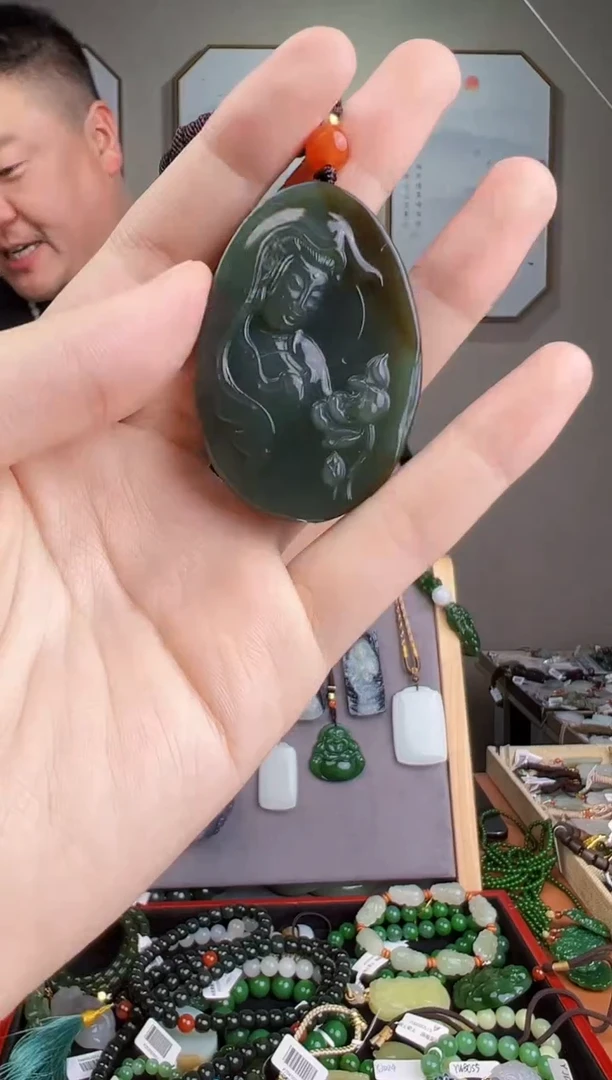 颈饰未镶嵌和田玉一物一证 拍一单发一个