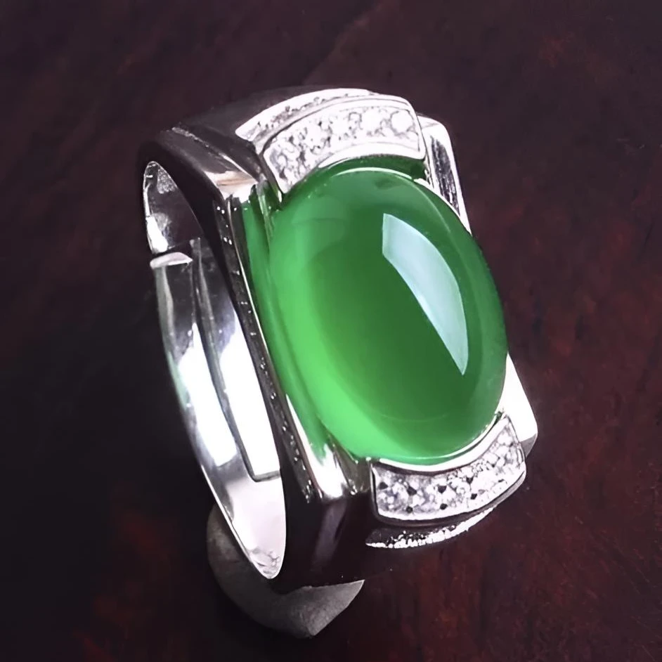 男士马鞍戒复古绿玉髓戒指佩戴高级新款霸气潮流绿宝石真玉石时尚