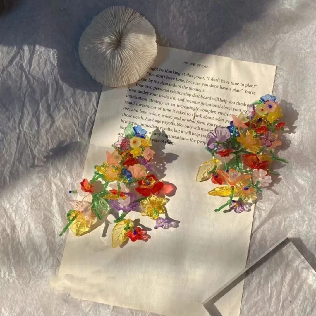 铜合金耳饰 彩色繁花耳钉女春夏串珠花朵夸张高级感耳坠长款耳环