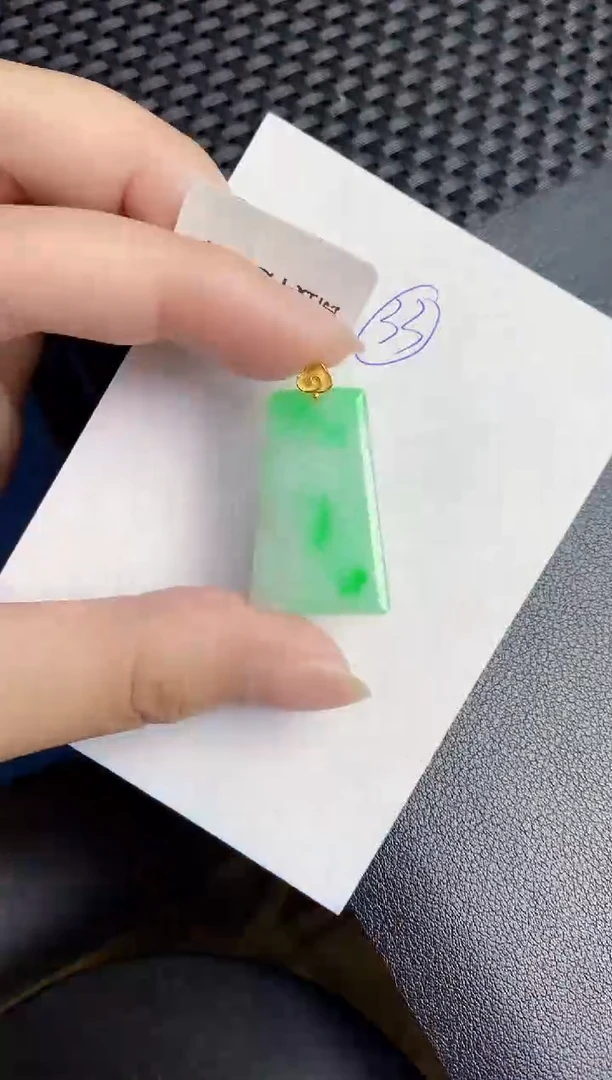 翡翠18K金镶嵌颈饰000000000