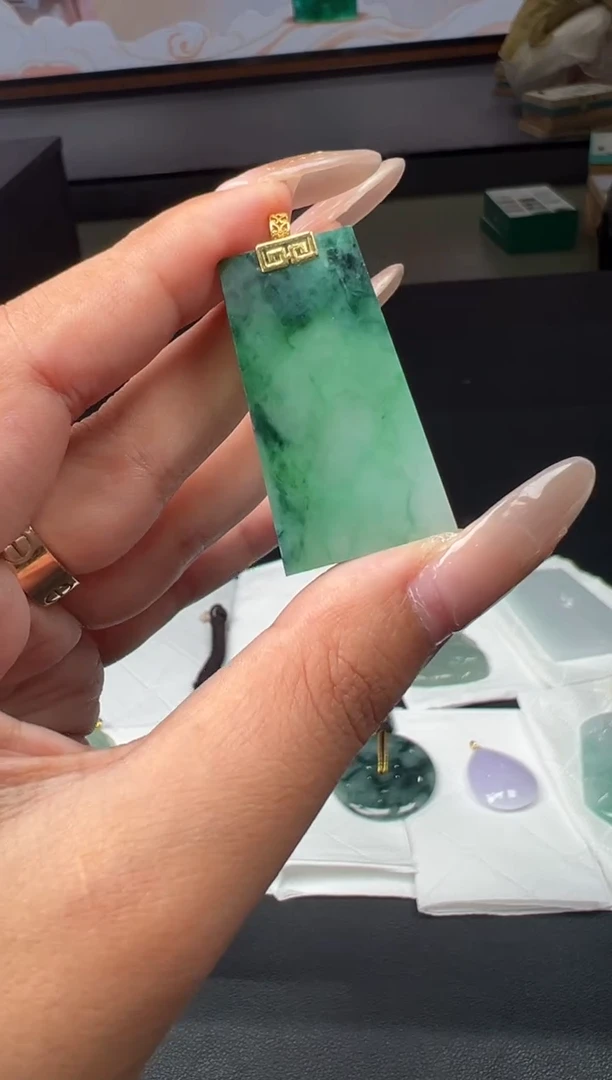 未镶嵌定制翡翠8-26HDJT0183569