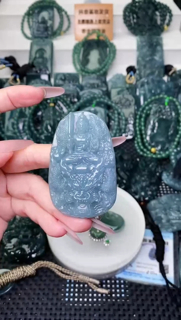 颈饰未镶嵌翡翠