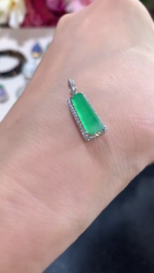 吊坠(不含链)18K金镶嵌翡翠z25