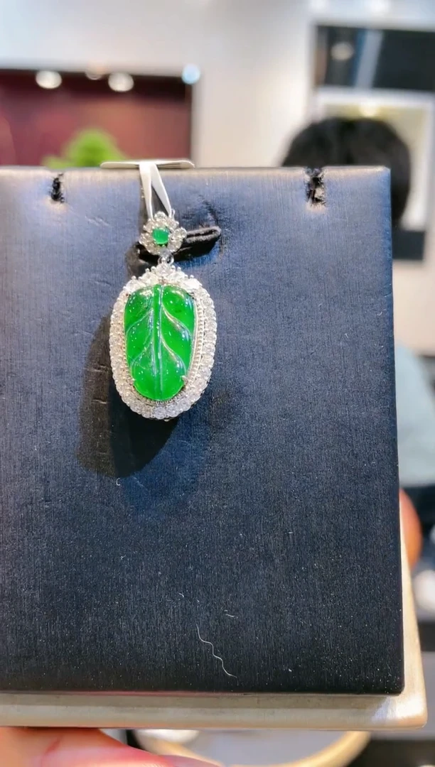 【闪购商品】翡翠颈饰未镶嵌A7天然A货翡翠吊坠（不含链）