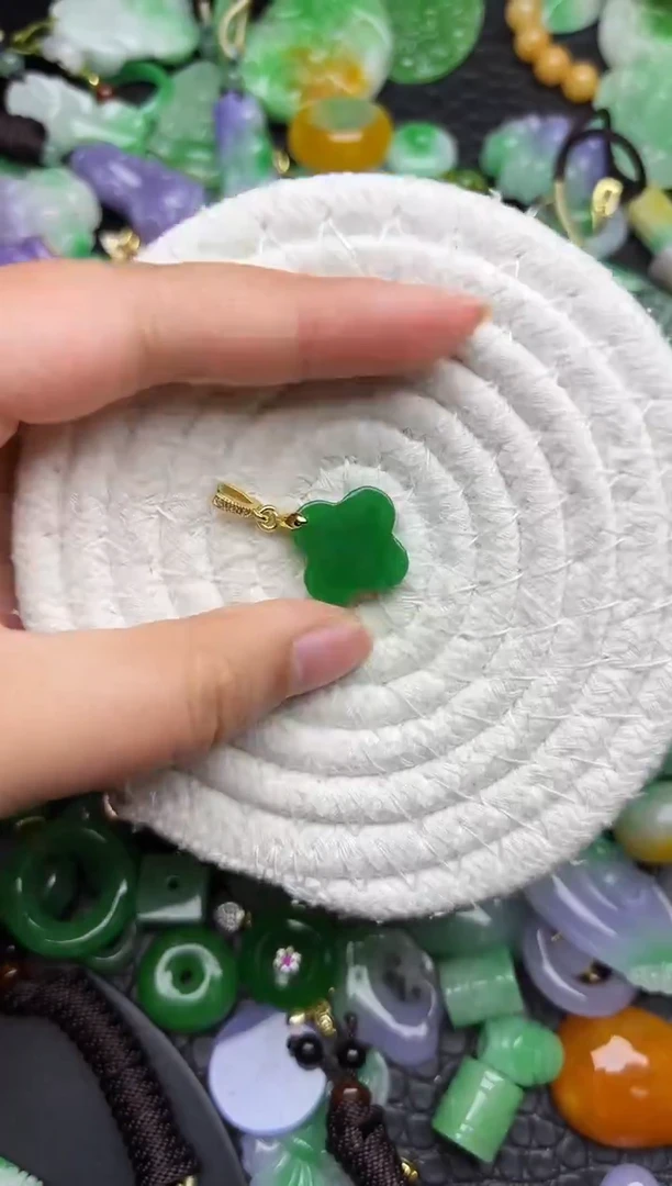 颈饰未镶嵌翡翠缅甸翡翠吊坠