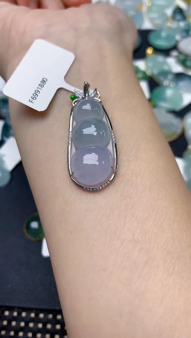 颈饰18K金镶嵌翡翠天然缅甸A货翡翠