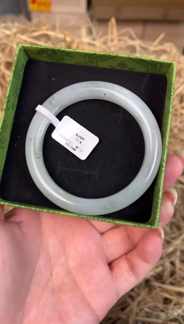 未镶嵌手镯石英质玉A-0266