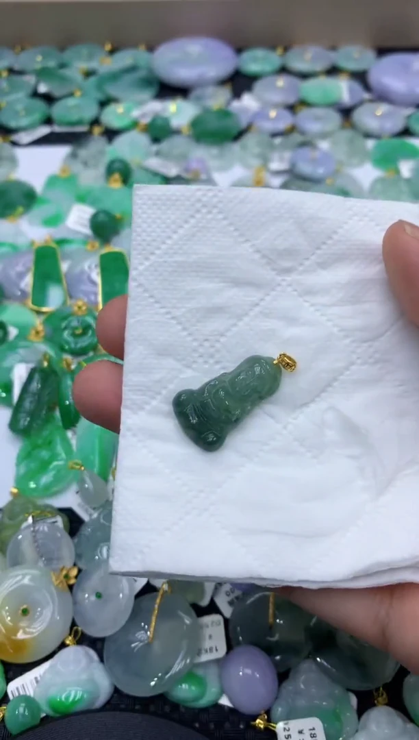 颈饰未镶嵌翡翠天然缅甸翡翠A货