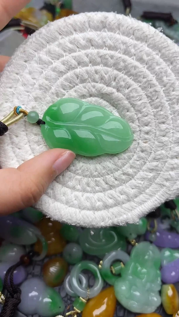 颈饰未镶嵌翡翠缅甸翡翠吊坠