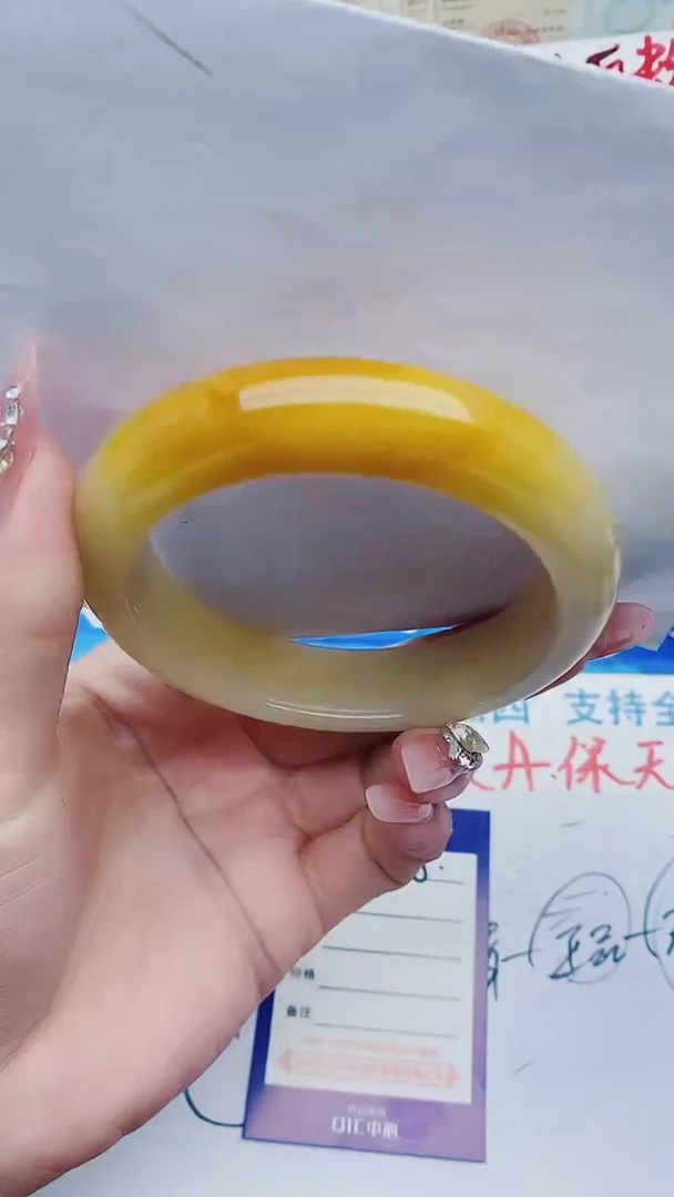 【闪购商品】石英质玉手镯未镶嵌C175-63-64