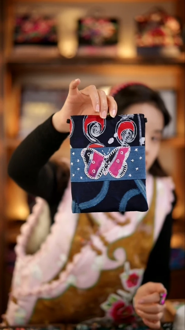 刺绣私人定制苗族手工A445