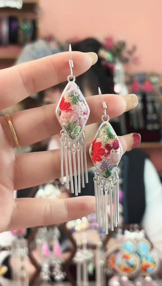 织绣彩云南阁非遗老绣51