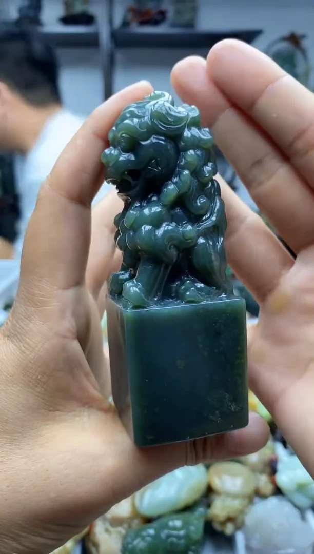 未镶嵌和田玉摆件1
