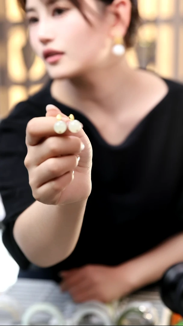 未镶嵌和田玉耳饰耳饰