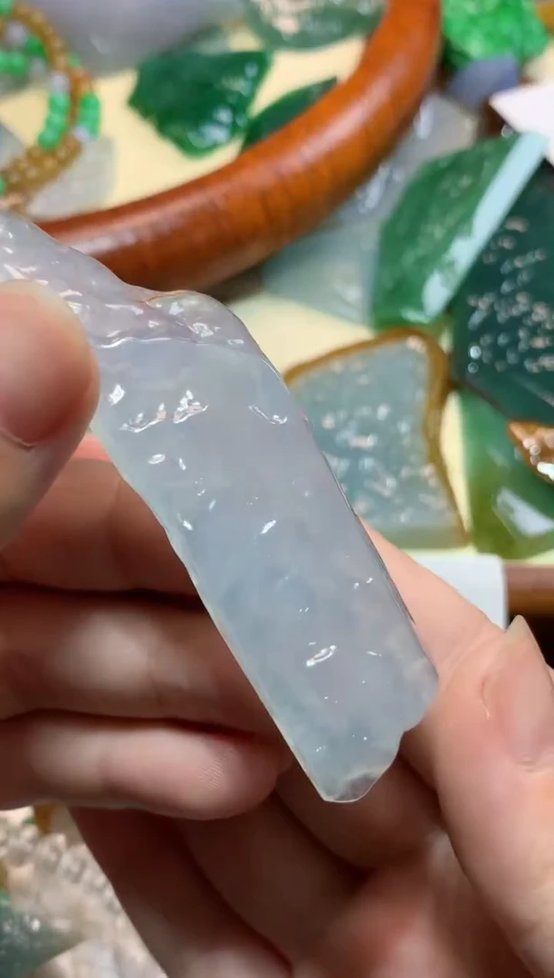 翡翠未镶嵌吊坠(不含链)Y****h吊坠