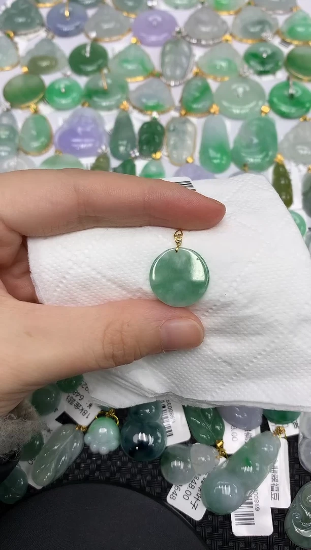 颈饰18K金镶嵌翡翠 111111111111