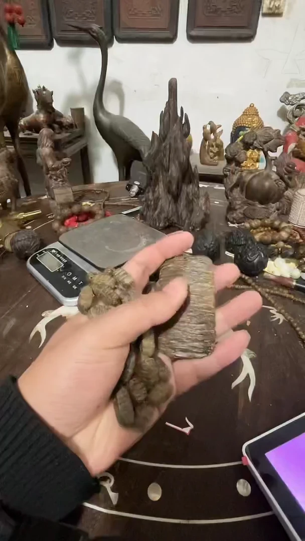 【闪购商品】木木雕新年快乐香木摆件