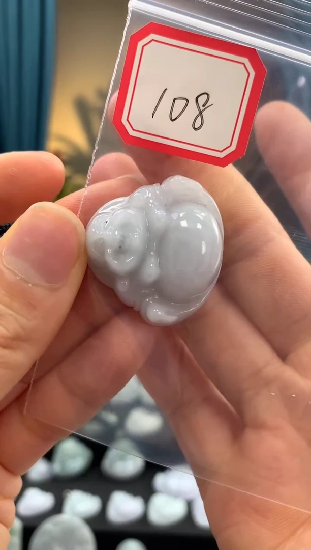 翡翠未镶嵌颈饰佛公 108微瑕