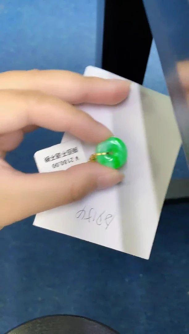 翡翠18K金镶嵌颈饰000000000