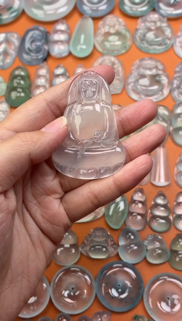 吊坠(不含链)未镶嵌翡翠63 素衣 55.6 37.6 4.3