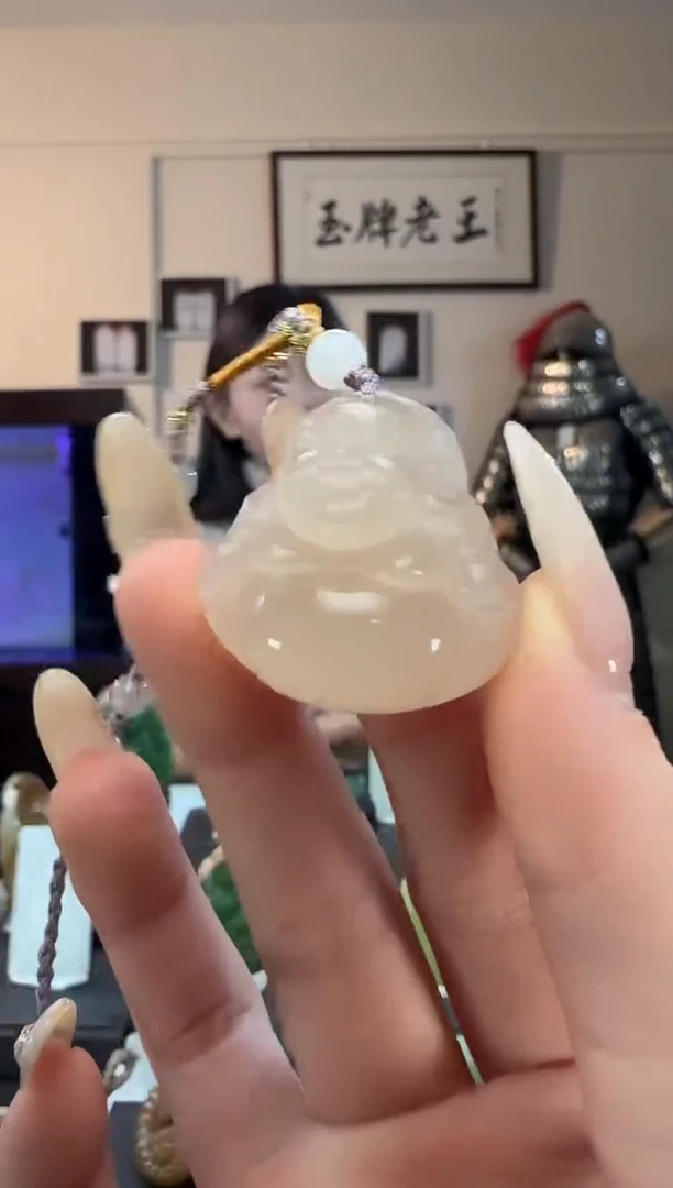 颈饰未镶嵌和田玉藕粉佛公吊坠