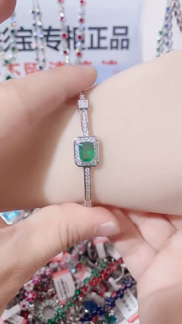 未镶嵌手镯祖母绿