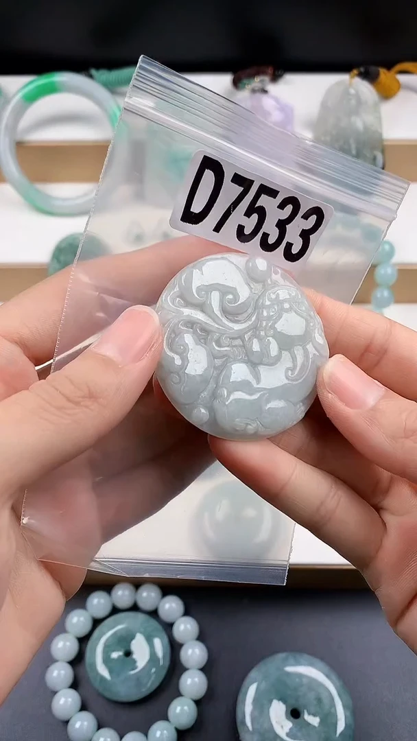 颈饰未镶嵌翡翠天然翡翠吊坠挂件