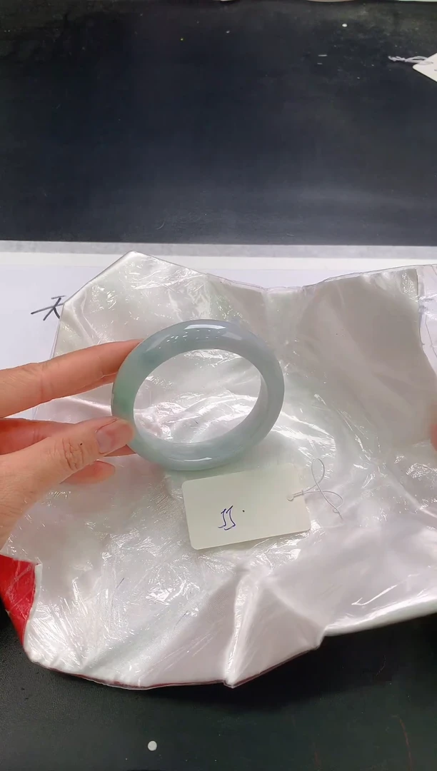 翡翠手镯未镶嵌45