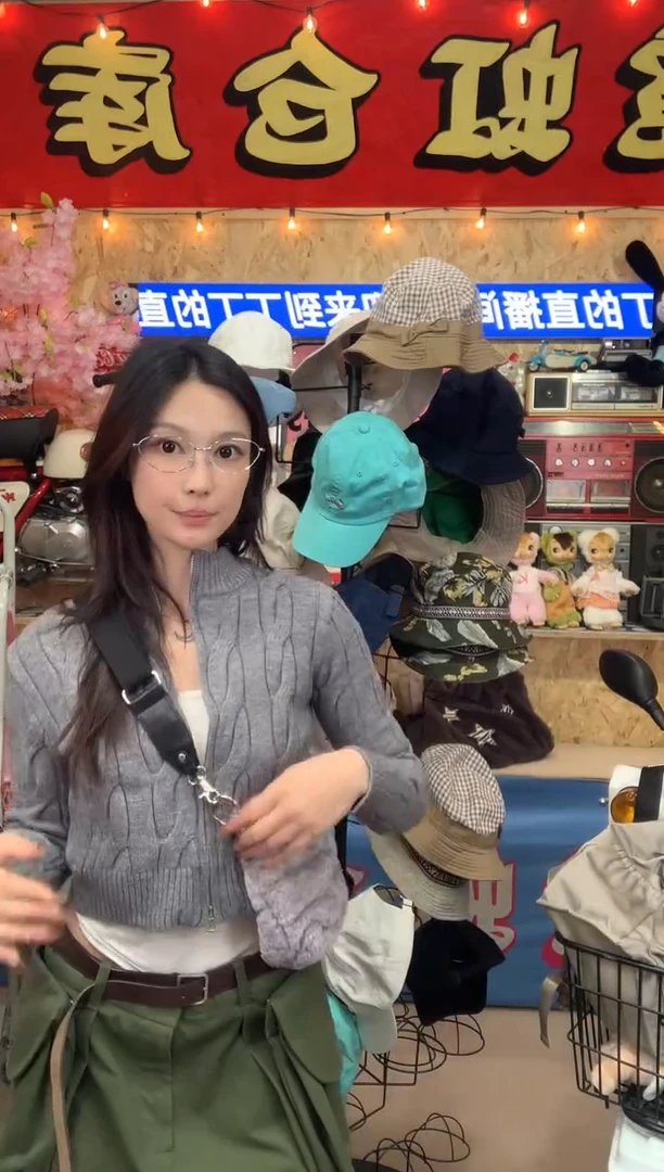 PVC毛绒斜挎包包