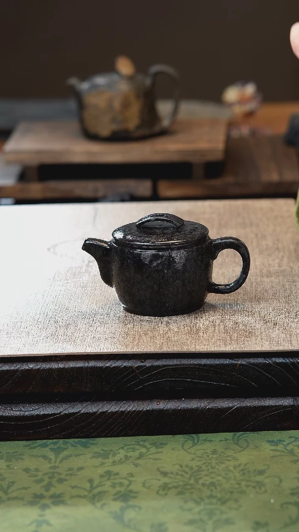 庄惠军老师作品冰碛岩重工雕刻凤鸣汉瓦壶