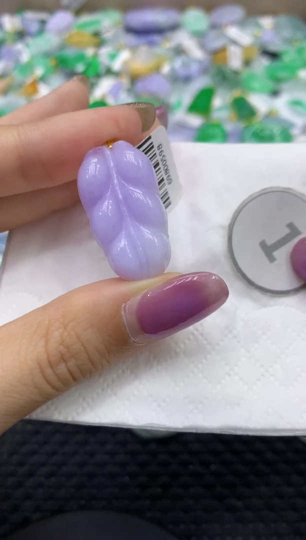 颈饰18K金镶嵌翡翠天然缅甸翡翠A货