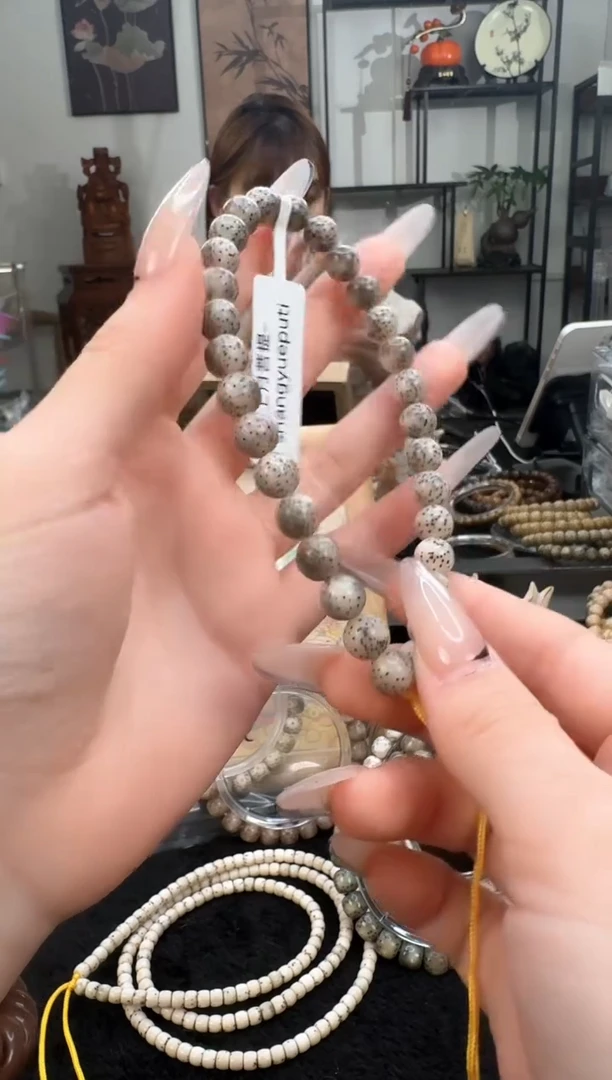 星月菩提手串V59单圈手串8X8 C003