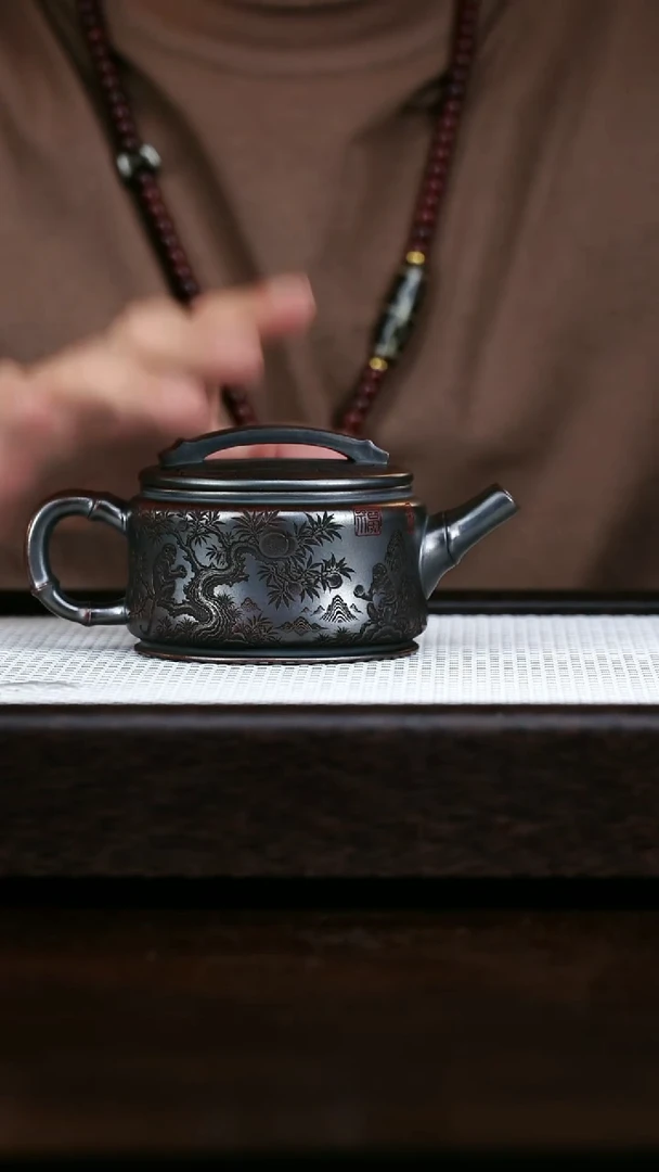 茶壶紫砂竹节汉瓦壶  刻猴子