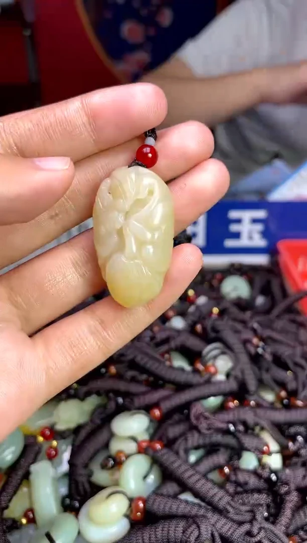 未镶嵌和田玉挂件1