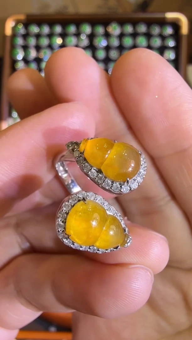 【闪购商品】翡翠戒指18K金镶嵌冰糖黄双葫芦