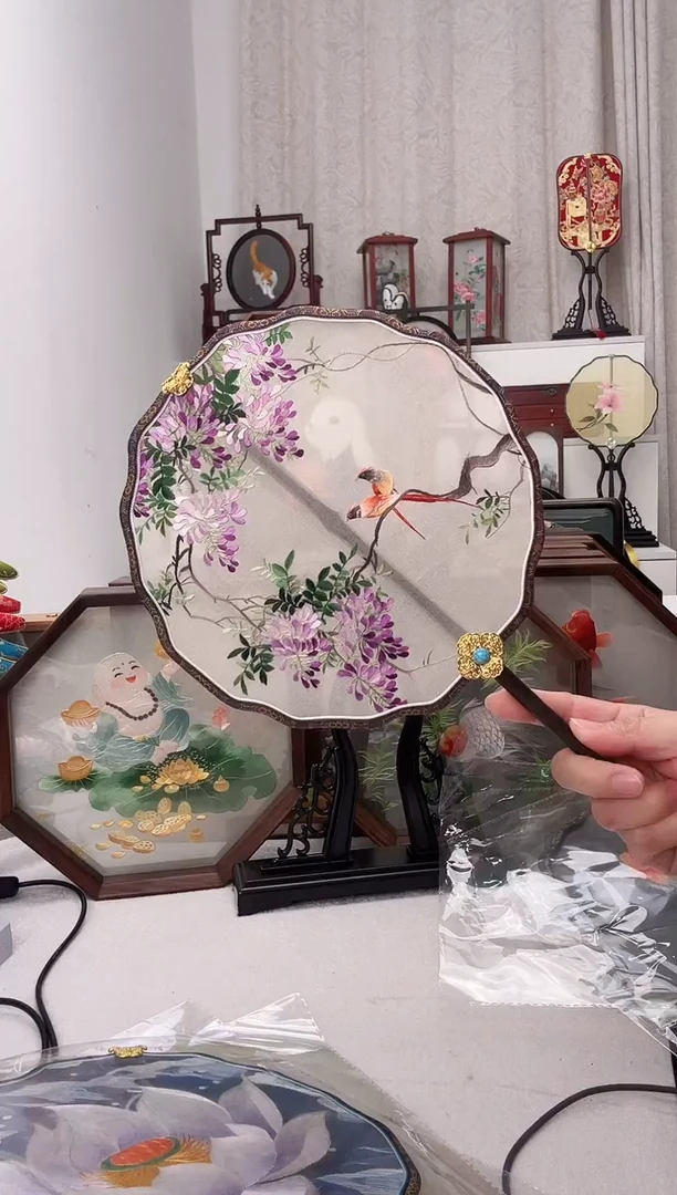 扇子苏绣作品手工团扇