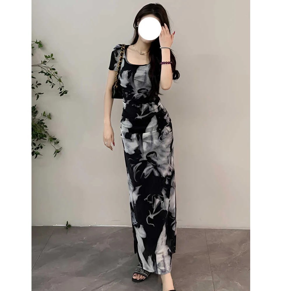 纯欲风晕染网纱方领短袖连衣裙女2025新款夏季修身设计感包臀长裙