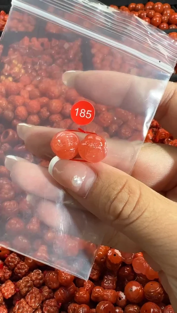 颈饰未镶嵌南红玛瑙1