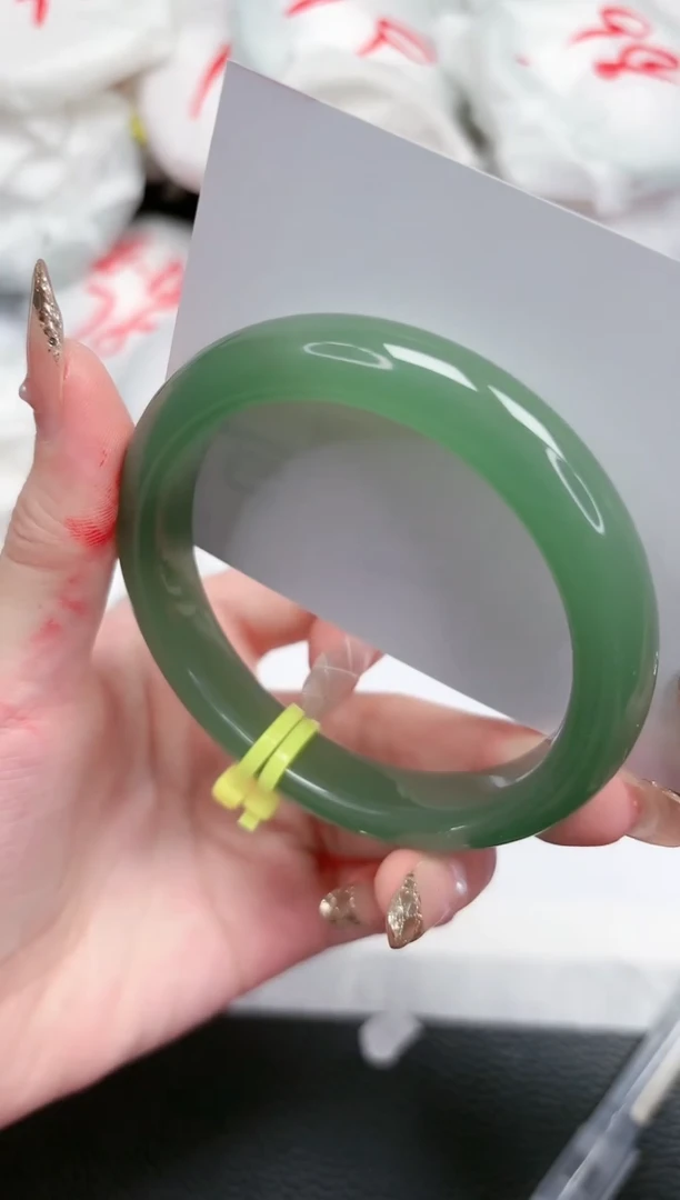 【闪购商品】石英质玉手镯未镶嵌102-58.6