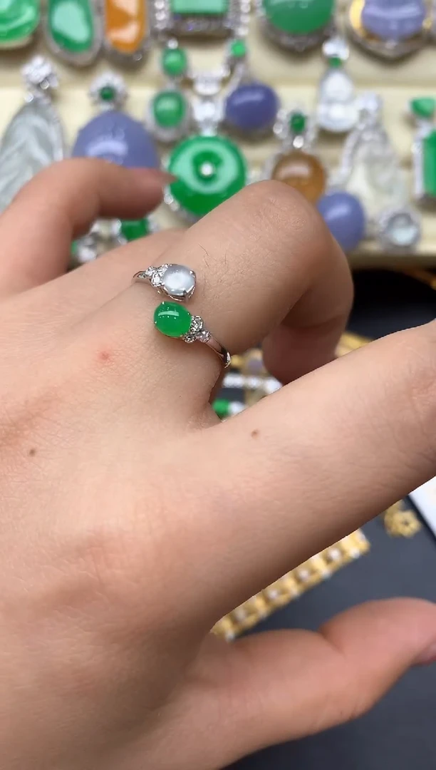 18K金镶嵌戒指翡翠260-中国好珍宝