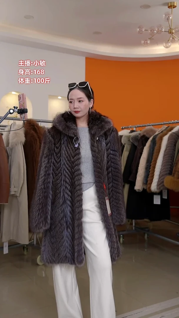 女装貉子毛连帽中长款