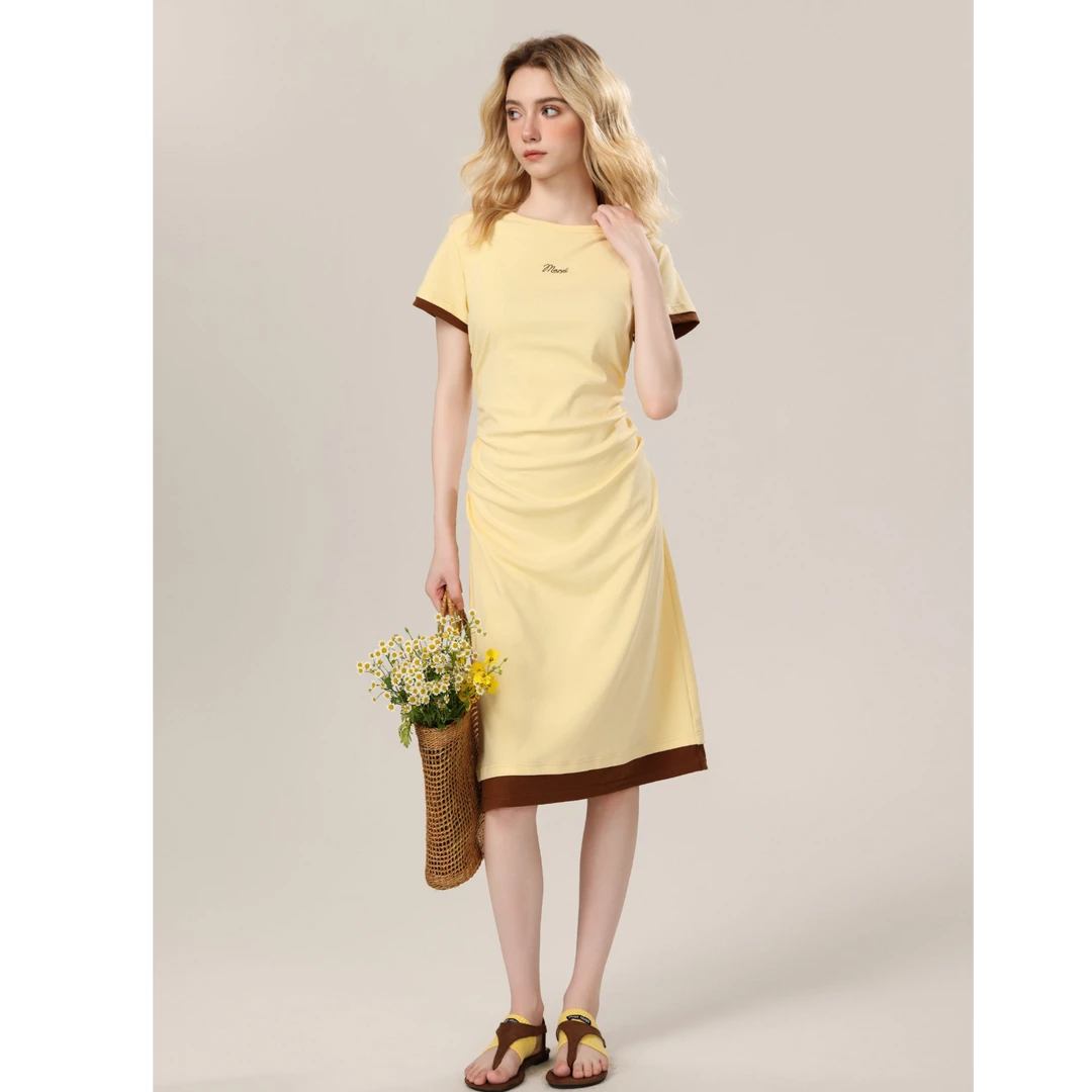 Mard显瘦刺绣圆领收腰褶皱复古连衣裙高级感气质黄色中长款裙子