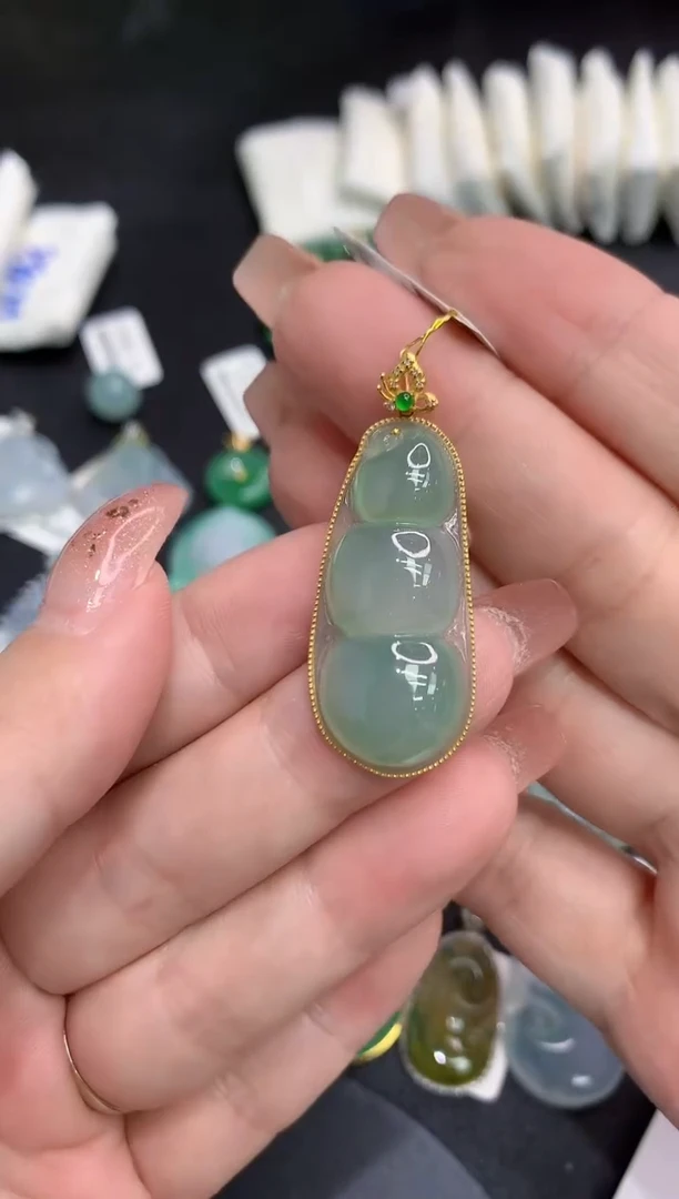 吊坠(不含链)18K金镶嵌翡翠111