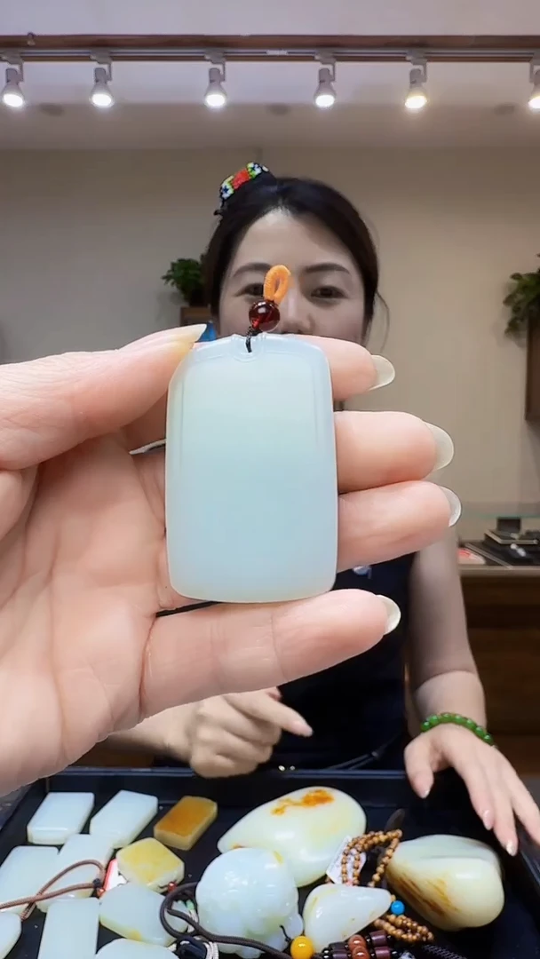 和田玉未镶嵌吊坠(不含链)吊坠