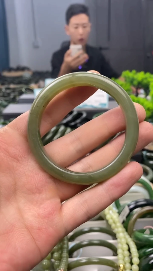 未镶嵌手镯和田玉54