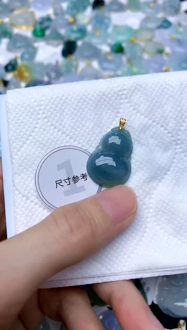 颈饰18K金镶嵌翡翠天然A货翡翠