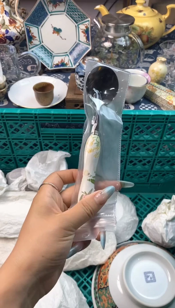 瓷片[○･｀Д´･ ○][○･｀Д´･ ○]