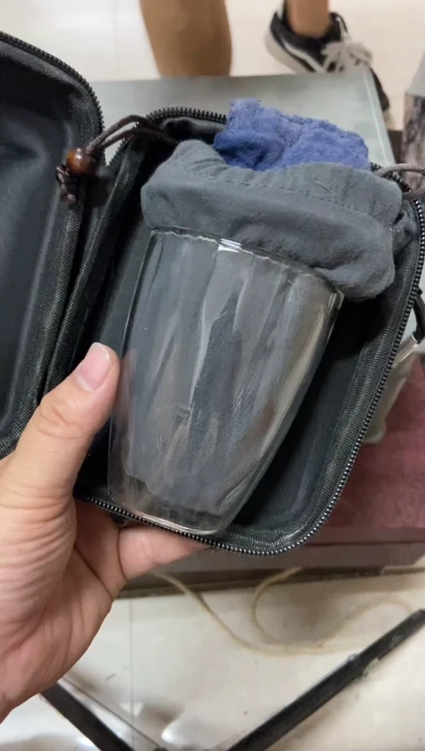 无运费险不带礼盒略有瑕疵有点脏介意勿拍