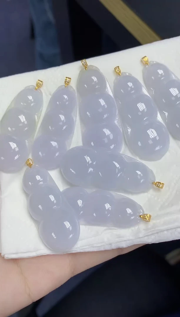 翡翠18K金镶嵌颈饰天然缅甸翡翠A货多样性发其一