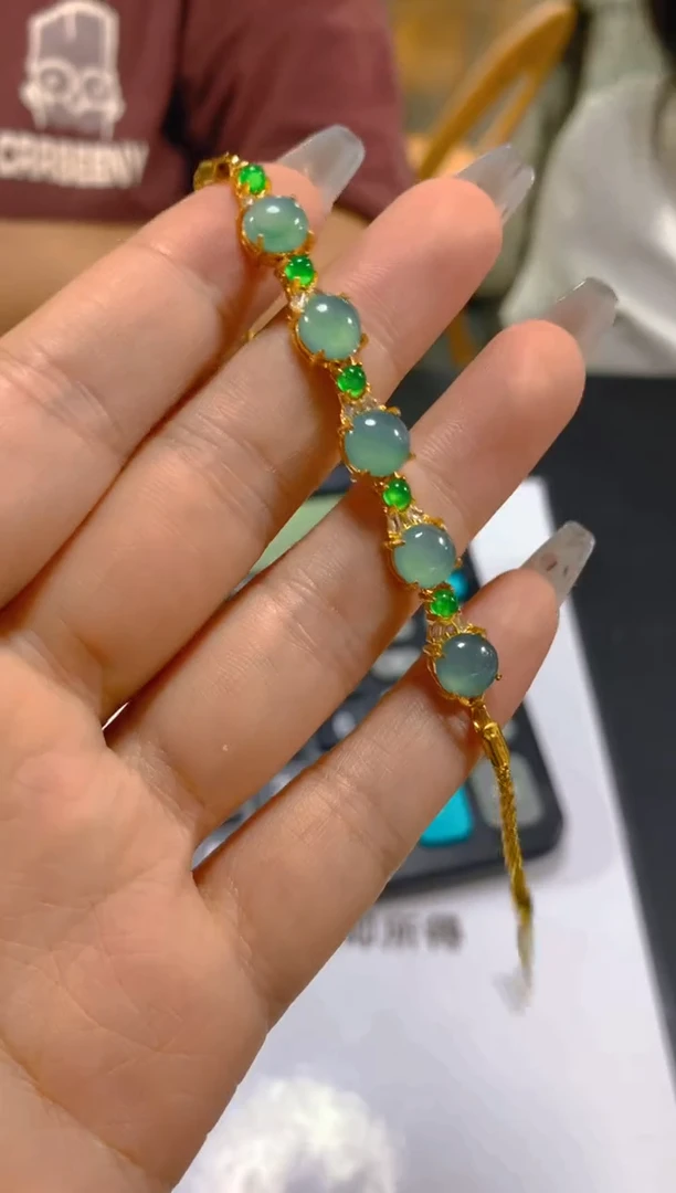 未镶嵌手链翡翠多样性发一